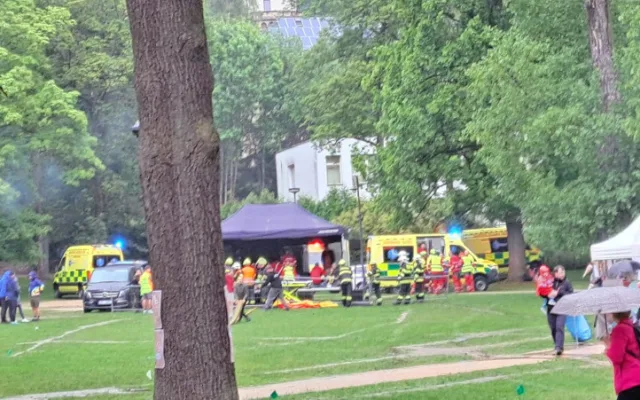 Na dětském dnu ve Vratislavicích uhodil blesk do země, patnáct zraněných
