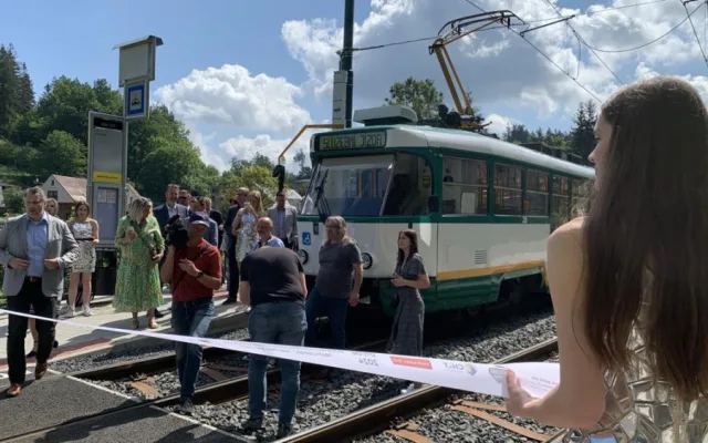 Ať slouží dalších osmdesát let. Modernizace trati mezi Libercem a Jabloncem byla slavnostně ukončena