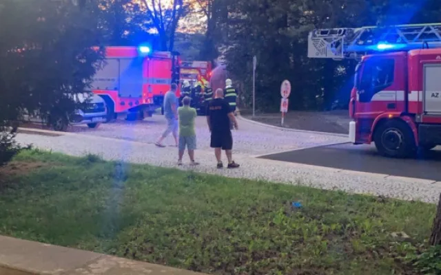 Požár v Liberci. Hořelo v areálu bývalých skokanských můstků nedaleko Masarykovy ulice