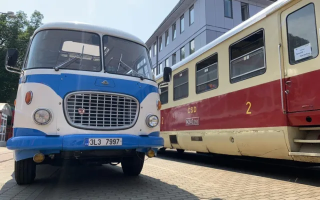 Léto nostalgických jízd. Svezte se tramvají po Liberci nebo historickým autobusem do Jizerek