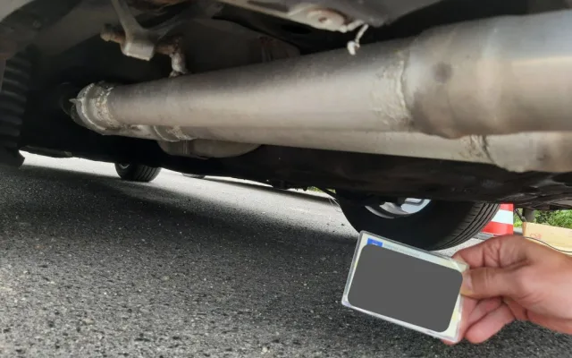 Speciální policejní kontrola na emise. Více než polovina aut měla problém