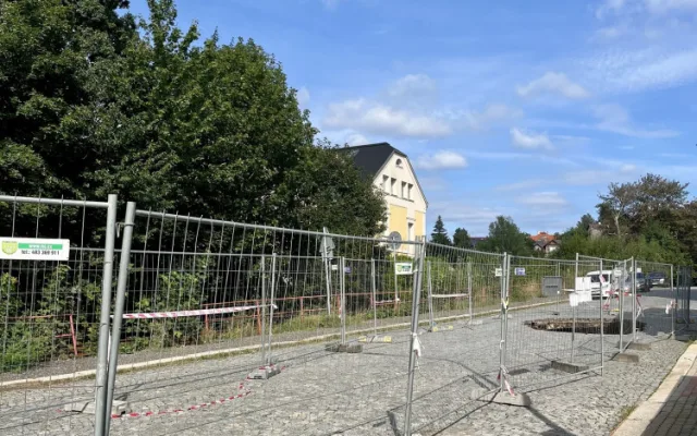 Po silném dešti se v Jablonci propadla část silnice v Souběžné ulici