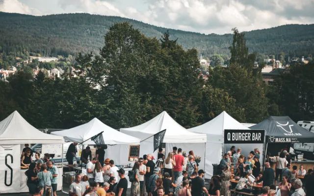 Festival Jablonecká perle slibuje to nejlepší z Jablonce. Od dobrého jídla, přes muziku po videomaping
