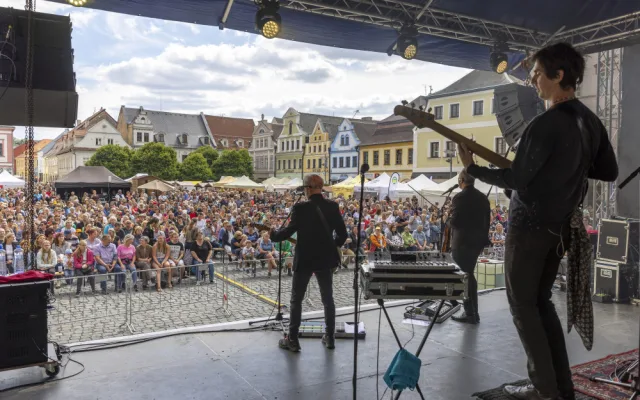 Frýdlant hostí Krajské dožínky. Bavit bude dožínkový průvod i s traktory, zemědělský program v parku či koncerty