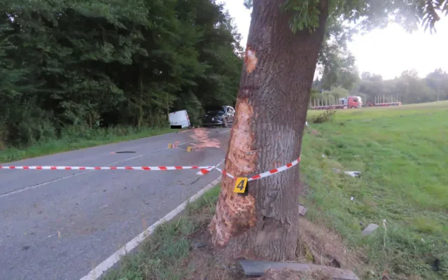 Tragické následky nehody na Semilsku. Nepřežil spolujezdec, řidič nadýchal skoro 1,5 promile