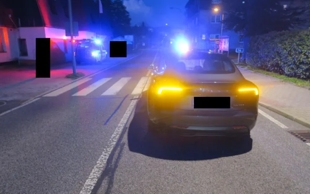 Nehoda na přechodu ve Smržovce. Řidič srazil nezletilou dívku