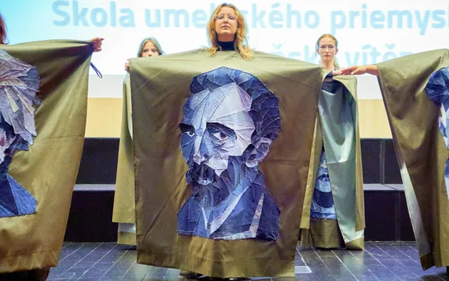 Energie a talent na jedinečné soutěži. Na univerzitě soupeřili mladí návrháři z celé země