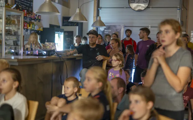 Boulderistka Jana Švecová otevřela novou lezeckou halu v Liberci