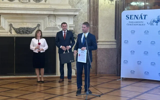 Zesnulý hrádecký starosta Josef Horinka získal za projekt Dům seniorů ocenění křišťálové srdce