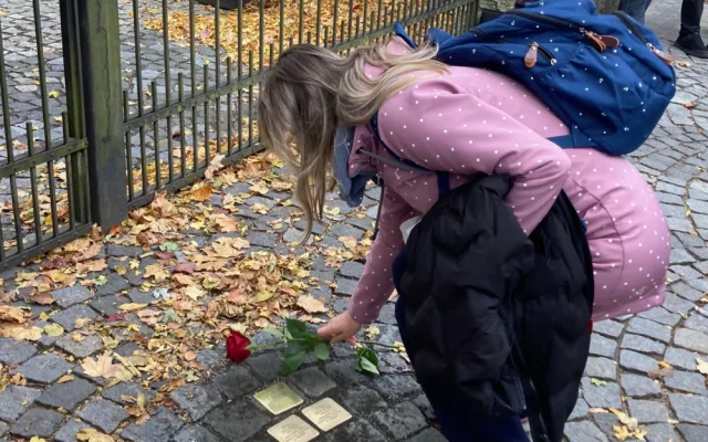 V Liberci byly položeny další Stolpersteriny. Kameny zmizelých připomínající oběti holocaustu, které žily v Liberci