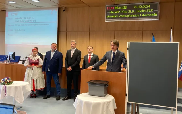 Hejtmanem kraje je na další čtyři roky Martin Půta. Zastupitelé zvolili v tajné volbě i radní