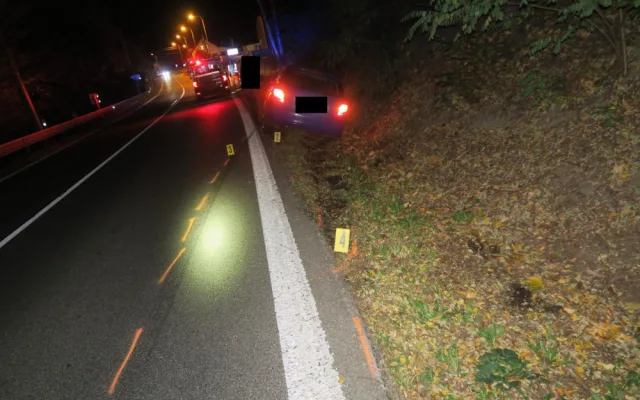 Řidič náklaďáku vjel dna Železnobrodsku do protisměru a zavinil nehodu. Z místa ujel, teď po něm pátrá policie