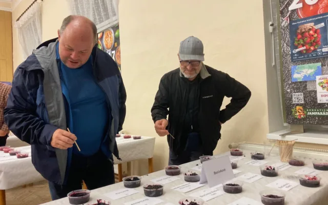 Do největší marmeládové soutěže střední Evropy, Kunratické Jamparády, přišlo letos 497 vzorků. I slaninová s bourbonem