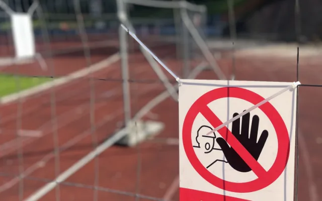 Atletický stadion v libereckém Sport parku prochází rekonstrukcí, obnovy se dočká i fotbalové hřiště