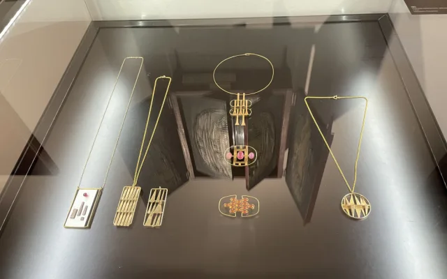 Svět ptáků a uvolněná atmosféra 60. let v Liberci. To vše přibližují listopadové výstavy oblastní galerie