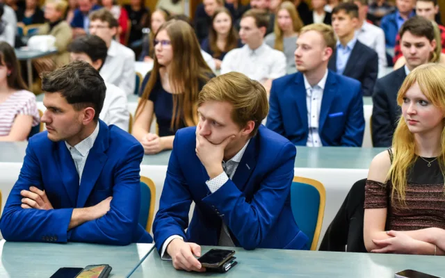 Kraj ocenil devadesát žáků za výbornou reprezentaci v oblasti vzdělávání