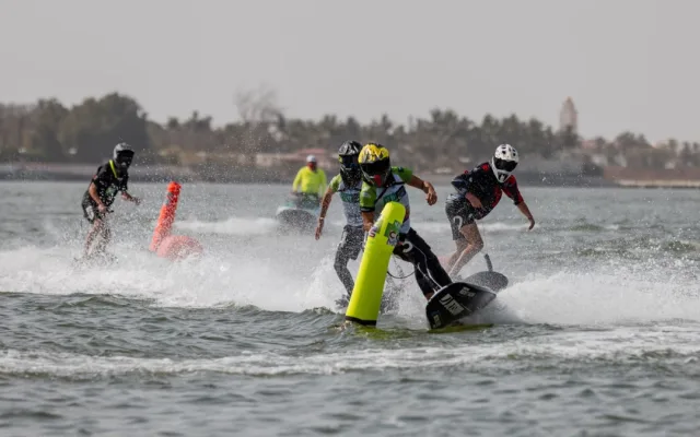 Úspěch Adama Ficka. Student z Liberce získal v celkovém pořadí světovém poháru v motosurfingu bronz