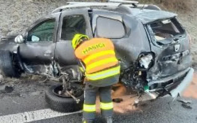 Hromadná nehoda u Chrastavy. Při srážce pěti aut dvanáct zraněných
