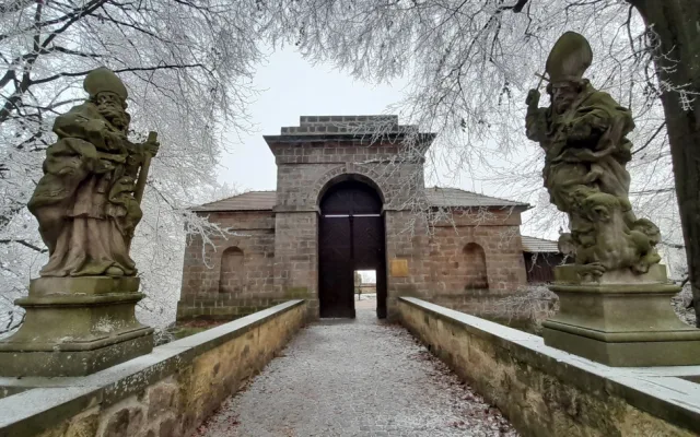 Hrad Valdštejn je otevřen ještě do 4. ledna, návštěvníky přivítá i na Silvestra a Nový rok