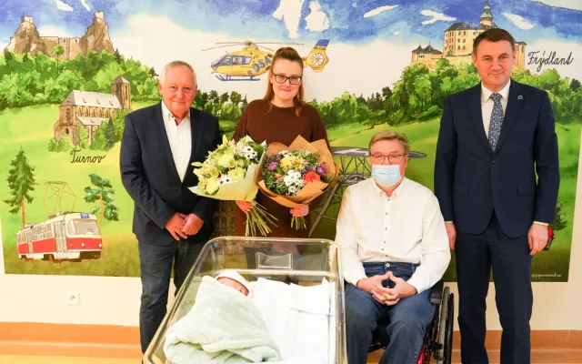 První miminko Liberce 2025 Richard s maminkou.