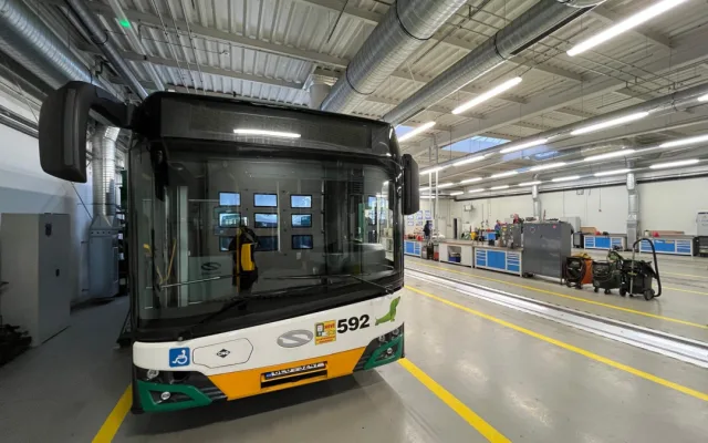 Dopravní podnik má novou halu na údržbu autobusů za 110 milionů korun