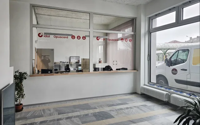 V opraveném Uranu začne fungovat nové odbavení pro cestující. Provizorní buňky město odstraní.