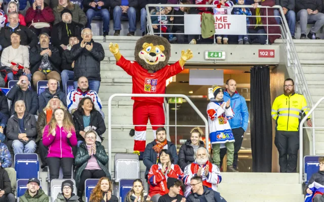 České hokejistky v prvním utkání na turnaji v Liberci deklasovaly Finsko 7:2, dnes je čekají Švýcarky