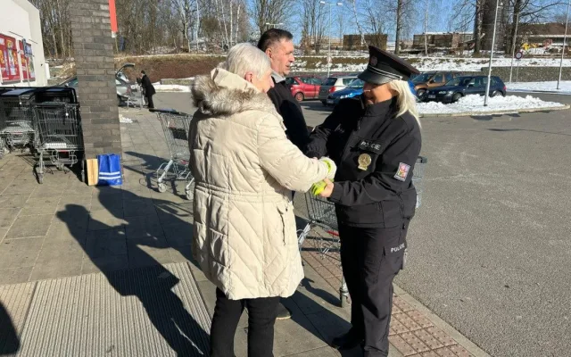 Na Semilsku proběhly preventivní akce zaměřené na viditelnost chodců v silničním provozu