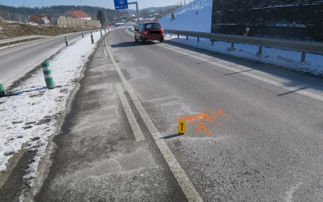 Policie hledá svědky nehody z minulého týdne, ke které došlo na příjezdu do Jablonce v Lukášově