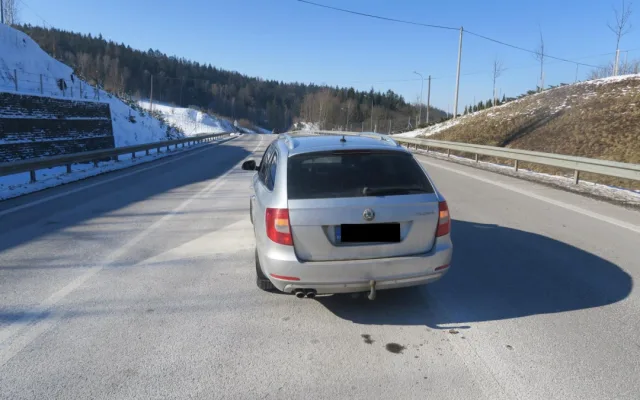 Policie hledá svědky nehody z minulého týdne, ke které došlo na příjezdu do Jablonce v Lukášově