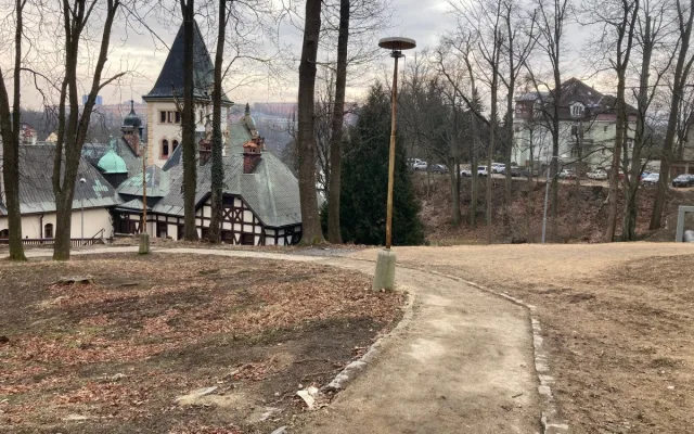 Pak pod Klášterem se v příštím roce promění. Cesta z Klášterní ulice k přehradě bude nově bezbariérová