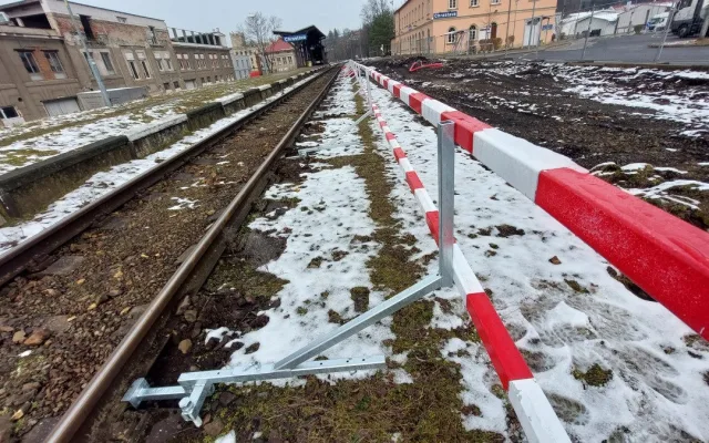 Proměna nádraží v Chrastavě a Hrádku nad Nisou pokračuje, v dubnu začne půlroční výluka vlaků