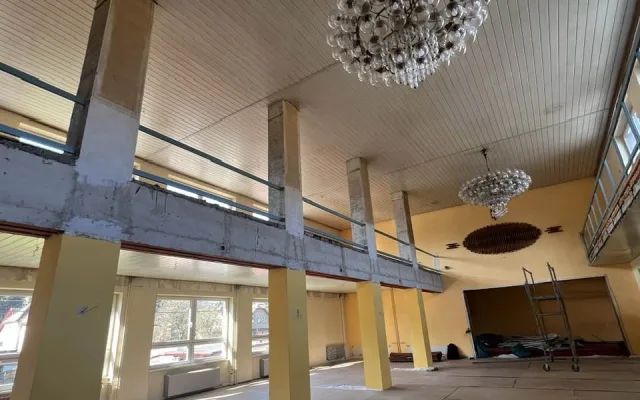 Ve Frýdlantě začala rekonstrukce společenského sálu v Besedě. Sloužil více než 40 let