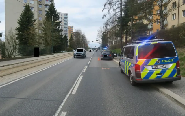 Se zákazy řízení ujížděl policistům v Jablonci i rychlostí 140 km/h. Skončil ve vazbě