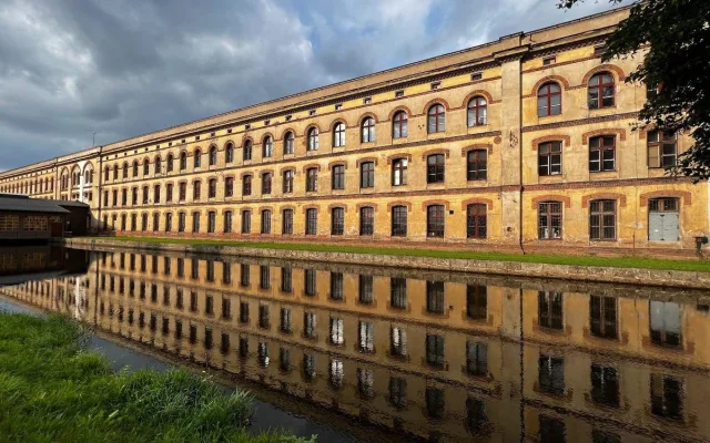 Záchrana chátrající textilky v Semilech. Z bývalé přádelny vznikne multifunkční centrum