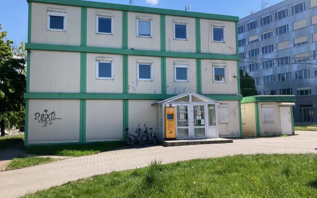 Buňky z autobusového nádraží v Liberci zmizí do konce května. Ještě poslouží