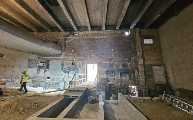 Nejstarší liberecké kamenné kino Varšava se probouzí do krásy