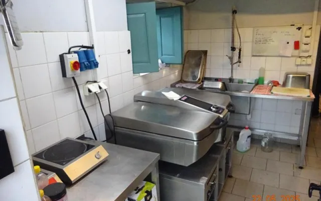 Hmyz, trus i mrtvý hlodavec. Inspekce zavřela suterén restaurace ve Frýdštejně