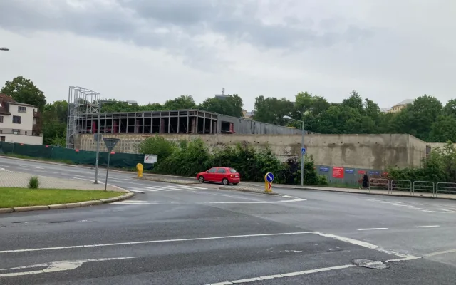 Rekonstrukce libereckého bazénu bude dražší, termín dokončení ohrožen není