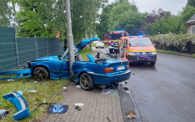 Těžkou nehodu ve Vesci nahlásil na tísňovou linku chytrý telefon