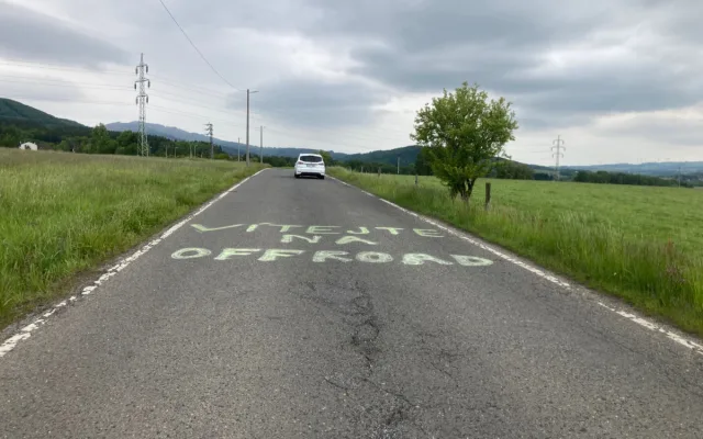 Nejrozbitější městská silnice v Liberci, ulice Karlovská, se dočká kompletní opravy