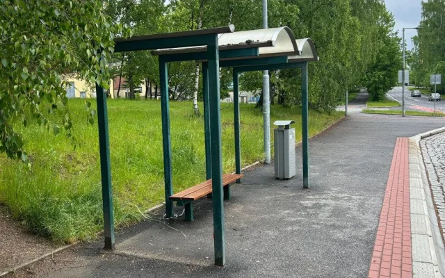Výměnu autobusových čekáren v Jablonci provázejí kvůli dočasným zastávkám emoce