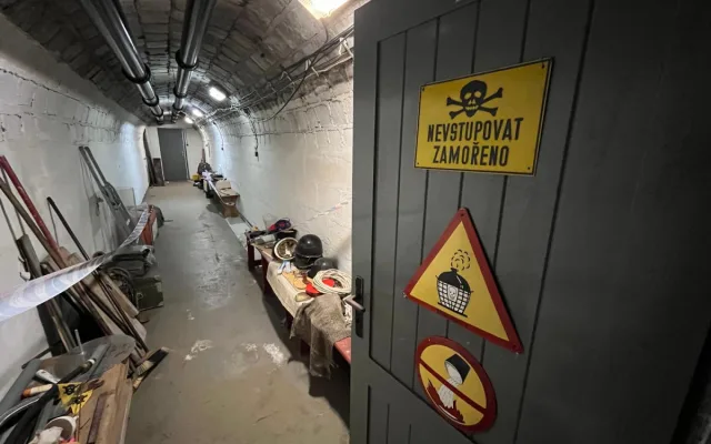 Nebezpečná militantní skupina s centrem v krytu pod Sokolákem. V Liberci cvičí pluk chemiků
