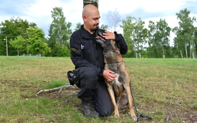 Policejní pes Rooney opět boduje. V Krkonoších našel ztraceného muže s Alzheimerem