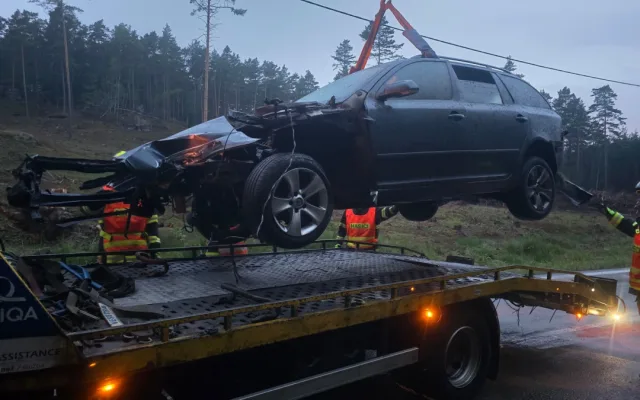 Vážná nehoda v Hradčanech na Českolipsku. Řidičku transportoval do nemocnice vrtulník