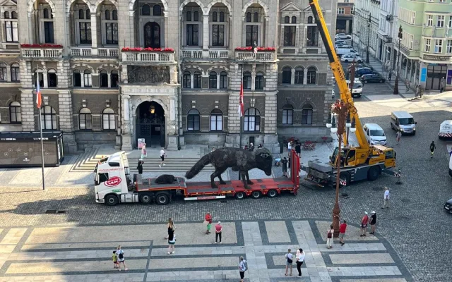 Vulpes Slávek se stěhuje. Před radnicí bude nová socha