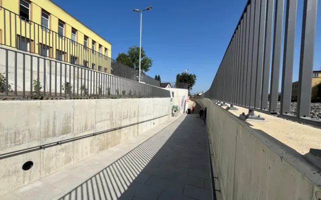 Podchod k areně je po roce a půl hotový. Nahradil letitý propustek