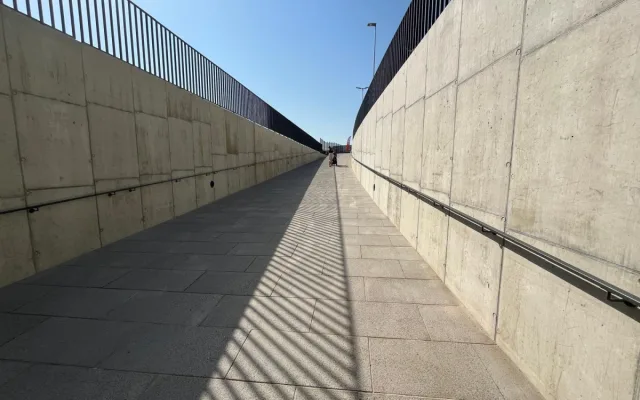 Podchod k areně je po roce a půl hotový. Nahradil letitý propustek