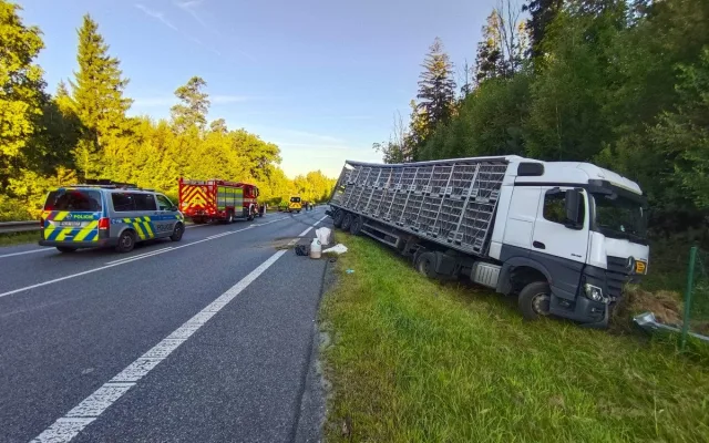 Tragická nehoda. Při střetu tří aut u Bílého Kostela zemřela řidička