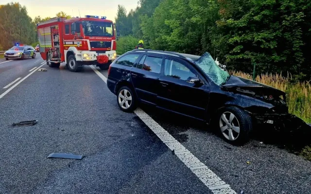 Tragická nehoda. Při střetu tří aut u Bílého Kostela zemřela řidička